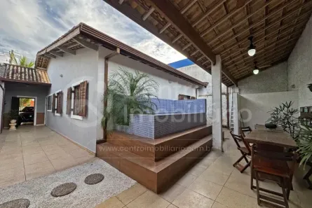 Casa com 3 Quartos à venda, 153m² no Jardim Marcia, Peruíbe