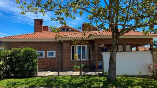 Casa com 3 Quartos à venda, 126m² no Torres, Torres