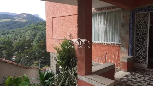 Casa com 5 Quartos à venda, 320m² no Valparaíso, Petrópolis