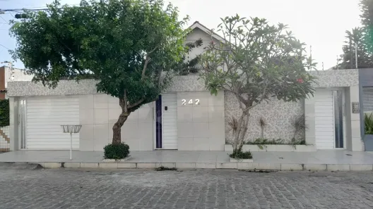 Casa com 5 Quartos à venda, 291m² no Itararé, Campina Grande