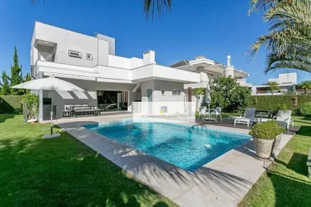 Casa com 3 Quartos para alugar, 330m² no Jurerê Internacional, Florianópolis