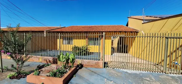 Casa com 5 Quartos à venda, 190m² no Coliseu, Londrina