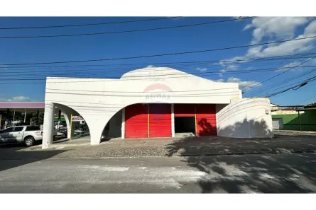 Ponto Comercial para alugar, 700m² no Mandacaru, Jequié