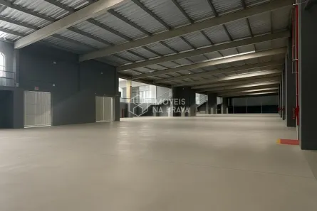 Galpão/Depósito/Armazém para alugar, 1300m² no Itaipava, Itajaí