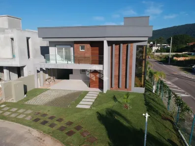 Casa de Condomínio com 3 Quartos à venda, 212m² no São João do Rio Vermelho, Florianópolis