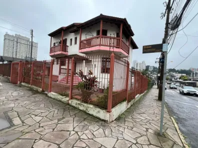 Casa com 6 Quartos à venda, 280m² no Nossa Senhora de Lourdes, Caxias do Sul