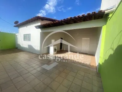 Casa com 3 Quartos para alugar, 130m² no Santa Mônica, Uberlândia