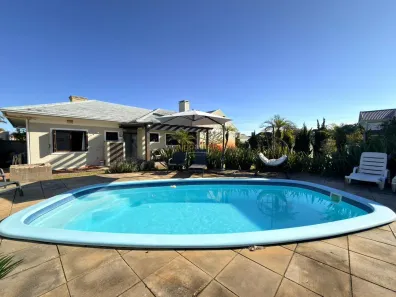 Casa com 3 Quartos à venda, 180m² no XANGRI-LÁ, Xangri-lá