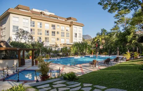 Apartamento com 3 Quartos para alugar, 118m² no Itaipava, Petrópolis