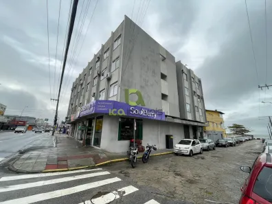 Apartamento com 2 Quartos para alugar, 55m² no Barreiros, São José