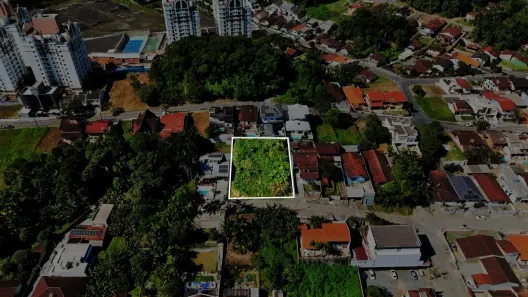 Lote/Terreno à venda, 930m² no Anita Garibaldi, Joinville