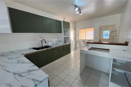 Casa com 3 Quartos para alugar, 157m² no Juscelino Kubitschek, Santa Maria
