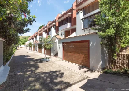 Casa de Condomínio com 3 Quartos à venda, 299m² no Cristal, Porto Alegre