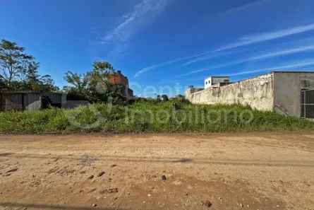 Lote/Terreno à venda, 240m² no Jardim Veneza, Peruíbe
