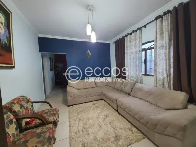 Casa com 4 Quartos à venda, 340m² no Brasil, Uberlândia