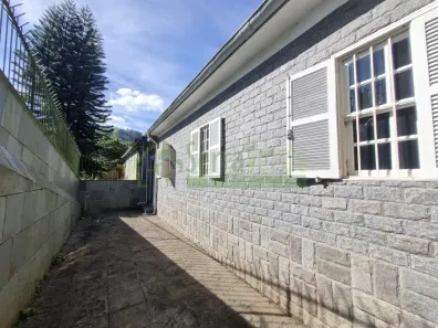 Casa com 3 Quartos para alugar, 100m² no Estrada da Saudade, Petrópolis