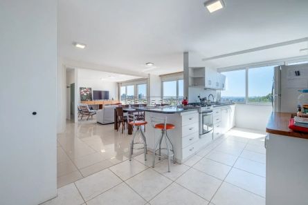 Apartamento com 3 Quartos à venda, 170m² no Três Figueiras, Porto Alegre