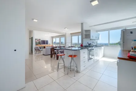Apartamento com 3 Quartos à venda, 170m² no Três Figueiras, Porto Alegre