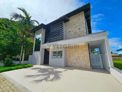 Sobrado com 3 Quartos à venda, 251m² no Balneário Copacabana, Caraguatatuba
