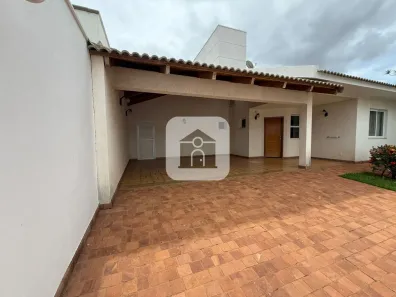 Casa com 3 Quartos para alugar, 590m² no Morada da Colina, Uberlândia