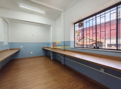 Imóvel Comercial para alugar, 141m² no Centro, Divinópolis