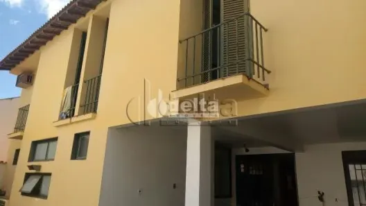 Casa com 5 Quartos à venda, 326m² no Tabajaras, Uberlândia