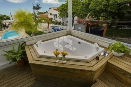 Imóvel Comercial com 10 Quartos à venda, 400m² no Canasvieiras, Florianópolis