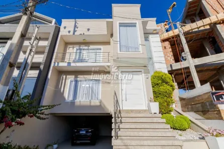Casa com 3 Quartos à venda, 230m² no Pinheirinho, Curitiba