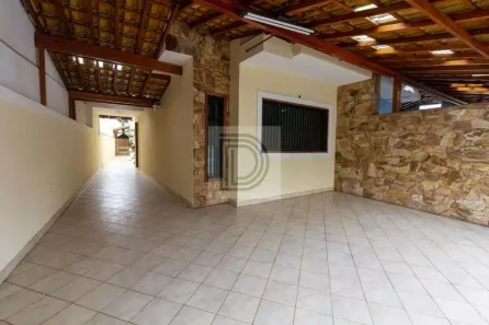 Sobrado com 4 Quartos à venda, 210m² no Jardim Peri Peri, São Paulo