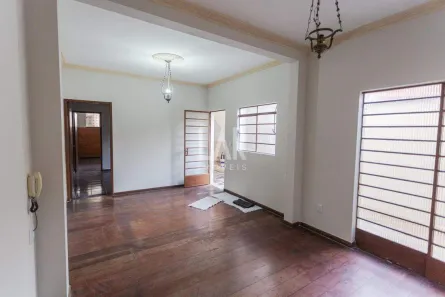 Casa com 3 Quartos à venda, 561m² no Santa Efigênia, Belo Horizonte
