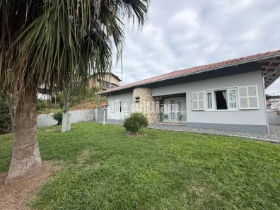 Casa com 3 Quartos à venda, 167m² no Águas Claras, Brusque