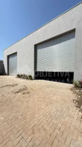 Galpão/Depósito/Armazém à venda, 295m² no Jardim Holanda, Uberlândia