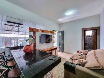 Casa com 3 Quartos à venda, 150m² no Icaraí, Divinópolis