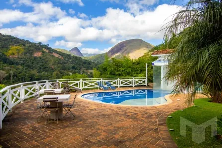 Casa de Condomínio com 4 Quartos à venda, 400m² no Nogueira, Petrópolis