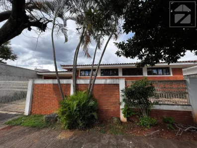 Casa com 5 Quartos para alugar, 400m² no Nova Campinas, Campinas