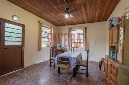 Casa com 3 Quartos à venda, 212m² no Medianeira, Porto Alegre