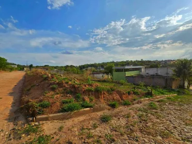 Lote/Terreno à venda, 300m² no Santo André, Divinópolis