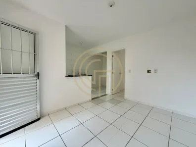 Casa com 2 Quartos para alugar, 40m² no Jardim Santa Margarida, São Paulo