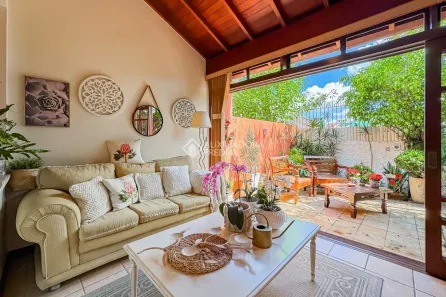 Casa de Condomínio com 3 Quartos à venda, 181m² no Jardim Sabará, Porto Alegre