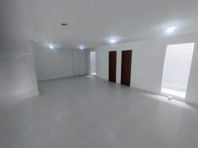 Ponto Comercial à venda, 128m² no Centro, Macaé