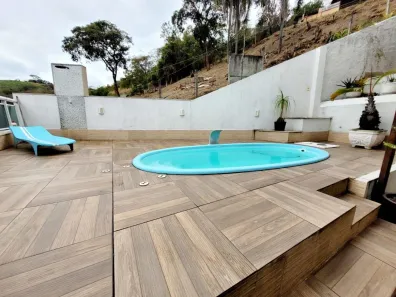 Casa com 3 Quartos à venda, 180m² no Vila Valqueire, Rio de Janeiro