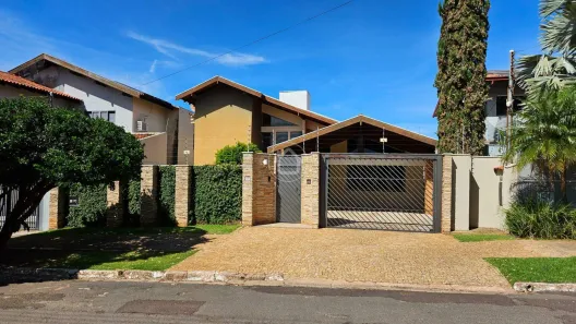 Sobrado com 4 Quartos à venda, 296m² no Jardim Autonomista, Campo Grande