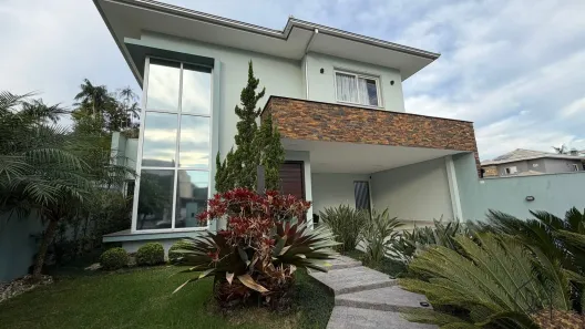 Casa com 3 Quartos à venda, 325m² no Glória, Joinville