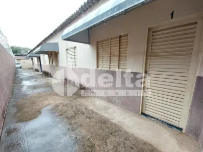 Casa com 2 Quartos à venda, 400m² no Lagoinha, Uberlândia