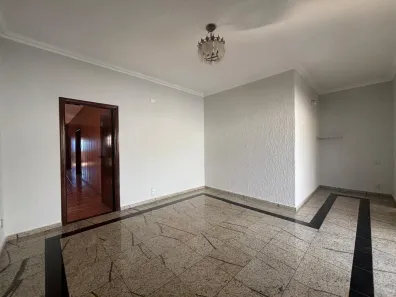 Casa com 3 Quartos para alugar, 258m² no Vila Cordenonsi, Americana