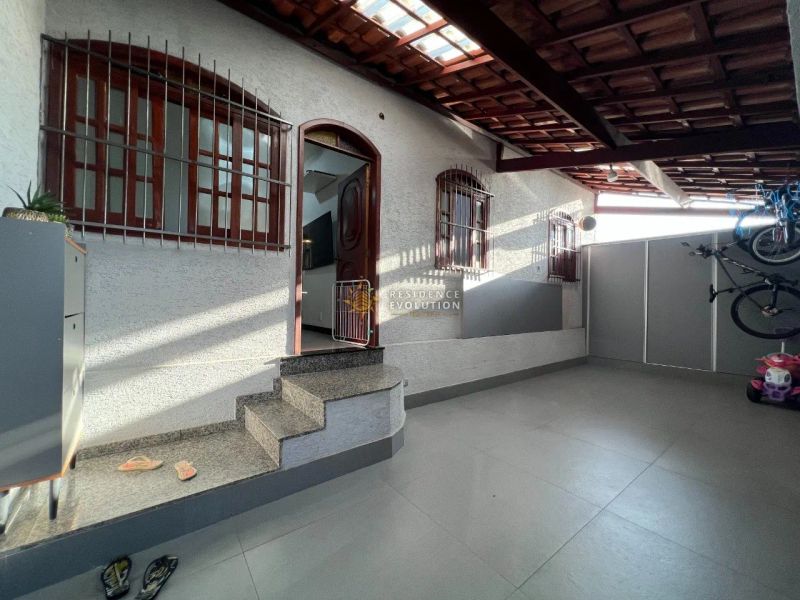 Casa com 3 quartos — Copacabana, Belo Horizonte