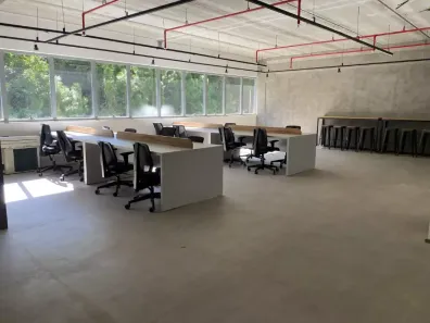 Sala Comercial para alugar, 136m² no Saco Grande, Florianópolis