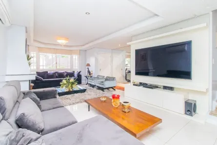 Casa com 3 Quartos à venda, 370m² no Chácara das Pedras, Porto Alegre