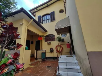 Sobrado com 4 Quartos para alugar, 370m² no Vila Metalúrgica, Santo André