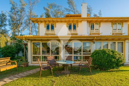 Casa de Condomínio com 3 Quartos à venda, 101m² no Morrinhos, Garopaba